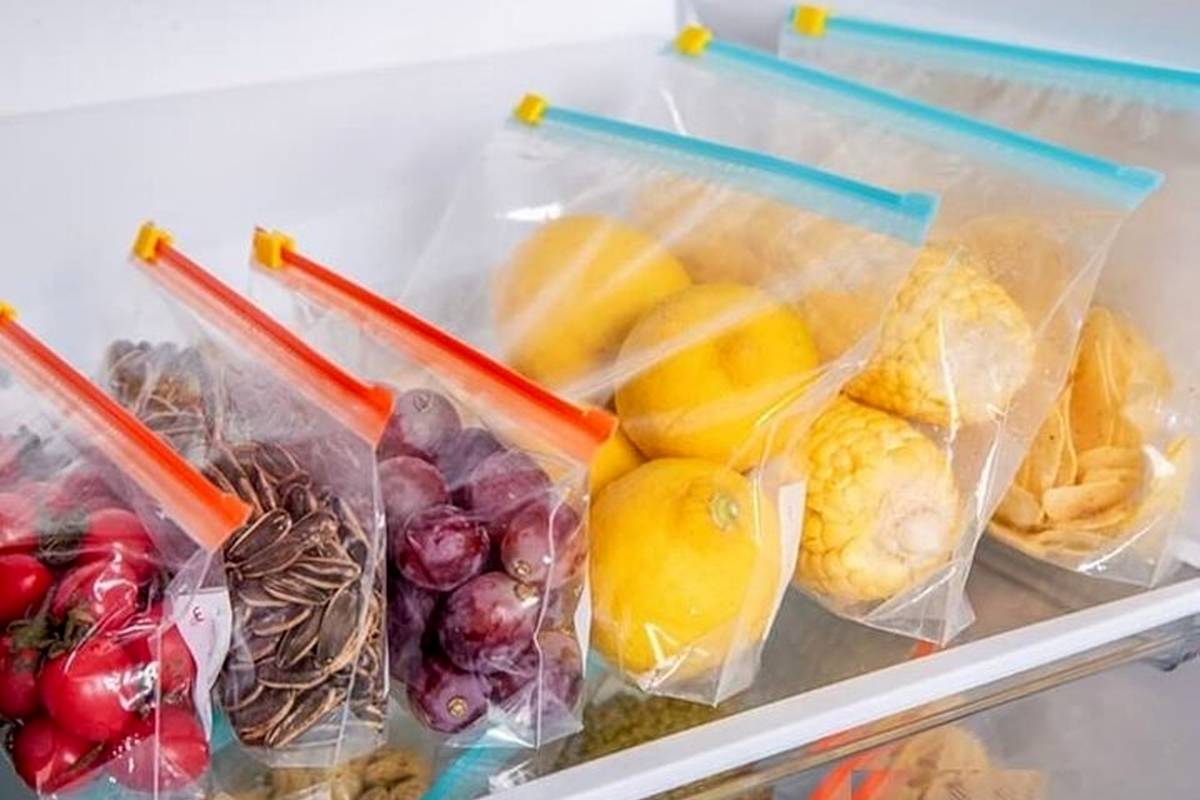 کدام کیسه، ایمنی بیشتری برای نگهداری غذا دارد؟/ کیسه فریزر، کیسه زیپ‌دار یا کیسه‌های سیلیکونی؟