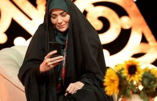 اولین عکس از الهام چرخنده بعد از بازگشت به تلویزیون با برنامه «آفتابگردان»