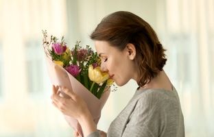 12 گل خوشبو که خانه‌تان را به یک پناهگاه آرامش‌بخش تبدیل می‌کنند