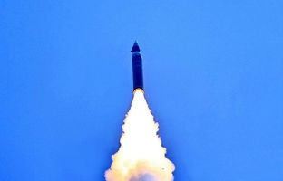 رونمایی از موشک جدید کره شمالی  + عکس