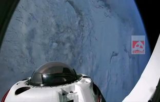  اولین باری که انسان به دور قطب ها می چرخد! + ویدئو