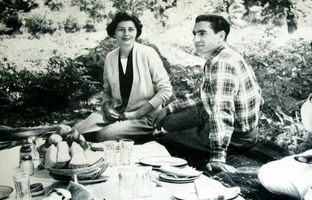 پیک نیک شاهانه محمدرضا پهلوی و ثریا با لبخندهای تصنعی + عکس