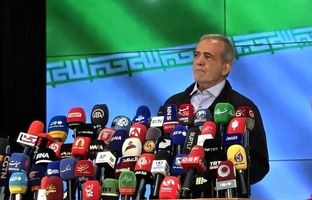 حضور مسعود پزشکیان در راهپیمایی ۲۲ بهمن + ویدئو