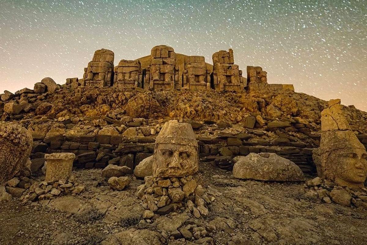 هشتمین عجایب دنیای قدیم؛ جایی که «اهورامزدا» و «زئوس» یکی شدند