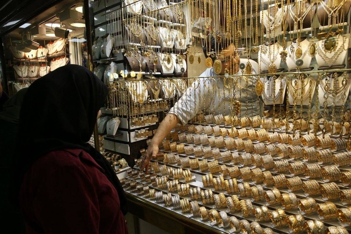 قیمت طلا، سکه، دلار و یورو امروز پنجشنبه ۱۱ اردیبهشت/ طلا ارزان شد، سکه عقب رفت
