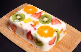 این دسر جادویی میوه‌ ای را برای شب یلدا درست کنید