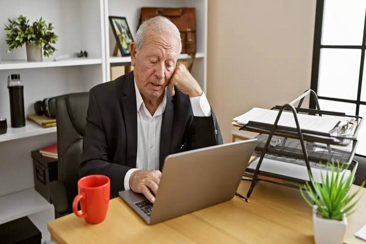 تاثیر نشستن بیش از حد بر مغز
