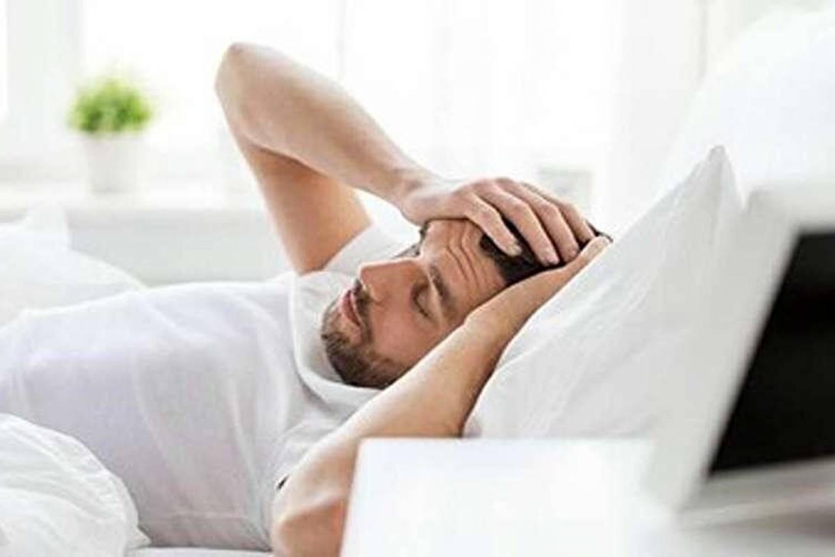 چرا صبحها با سردرد از خواب بیدار میشویم؟