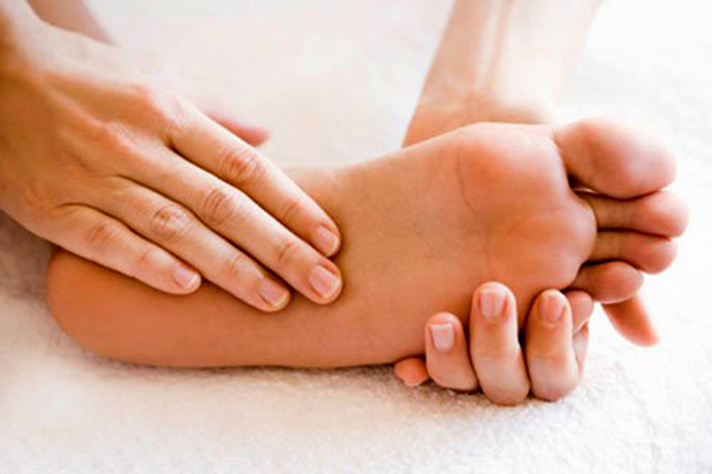 سندروم پای بی‌قرار چیست؟ | این مشکل معمولاً چه زمانی رخ می‌دهد؟ + ویدئو