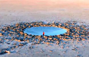 علت ایجاد گودال‌های عجیب دریاچه ارومیه مشخص شد