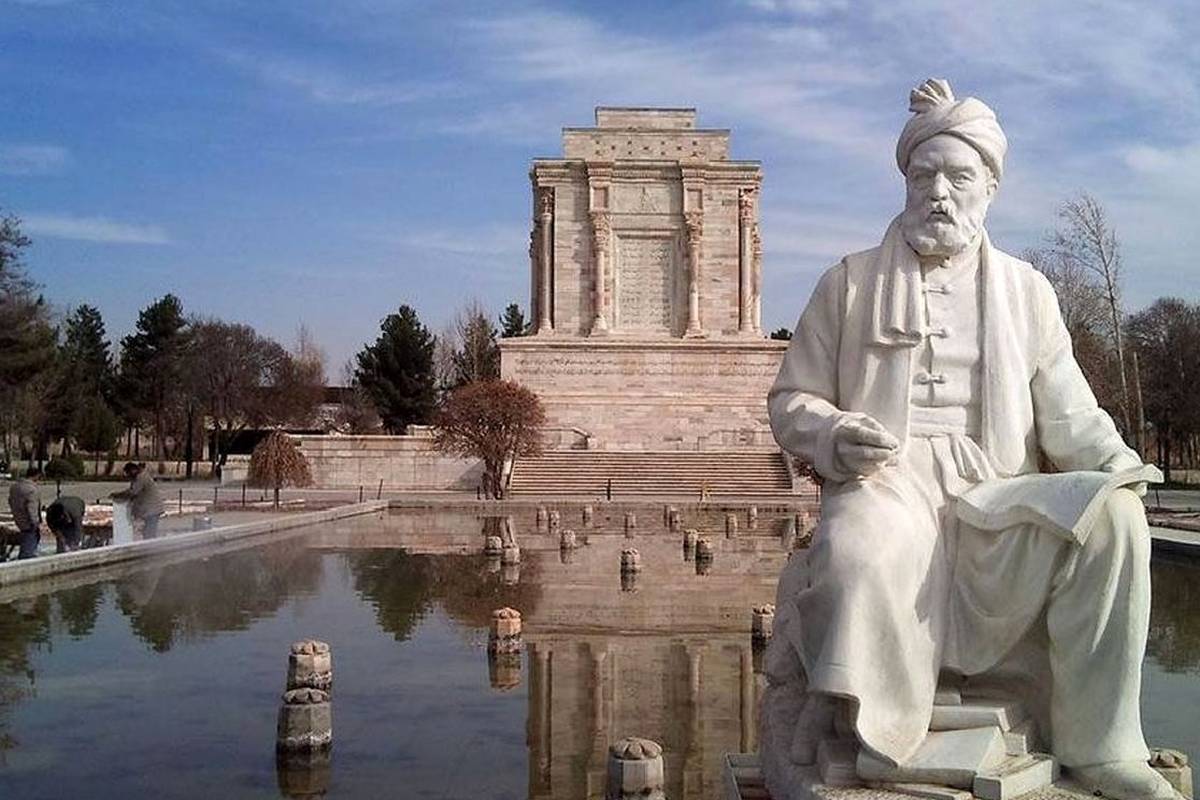 سفر به ایران قدیم؛ وقتی مقبرۀ فردوسی شبیه «اهرام مصر» بود