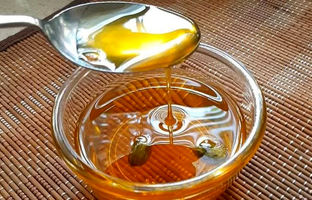 طرز تهیه شربت بار حرفه ای و براق برای انواع شیرینی و کیک + نکات مهم