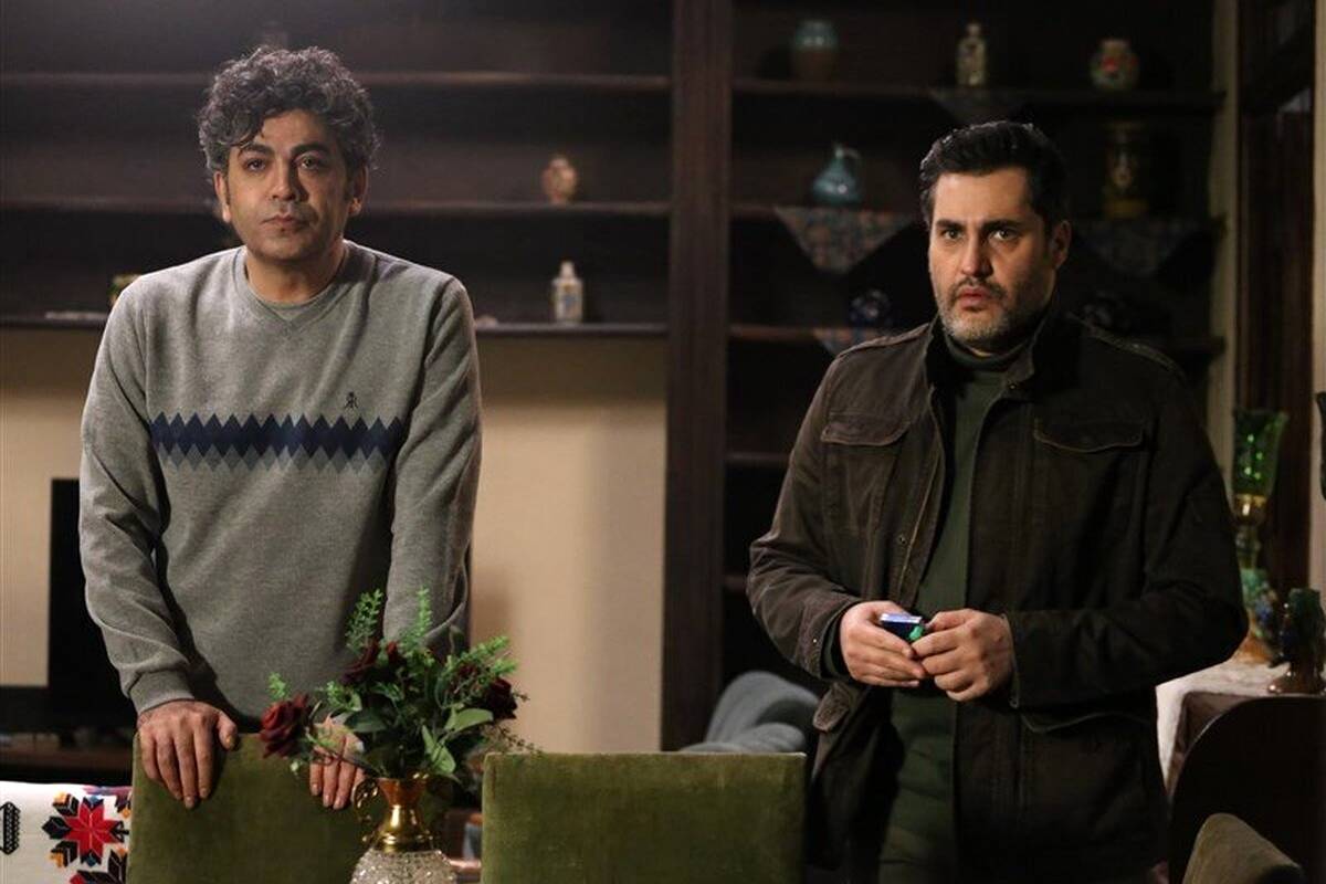 علیرضا خمسه، فرزاد حسنی و ثریا قاسمی در سریال «فریبا»