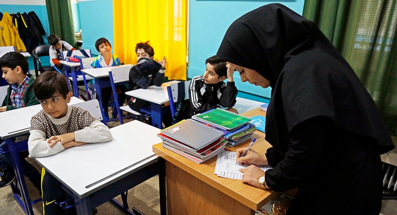 رد معلمان در گزینش به دلیل تصویر بی حجاب در پروفایل؟ 