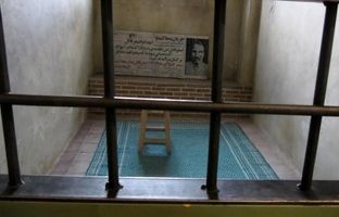 یک عکس یک روایت: سلول اصغر قاتل در زندان قصر
