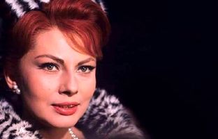 ثریا، ملکه ایران در زمان پهلوی دوم در سال 1367