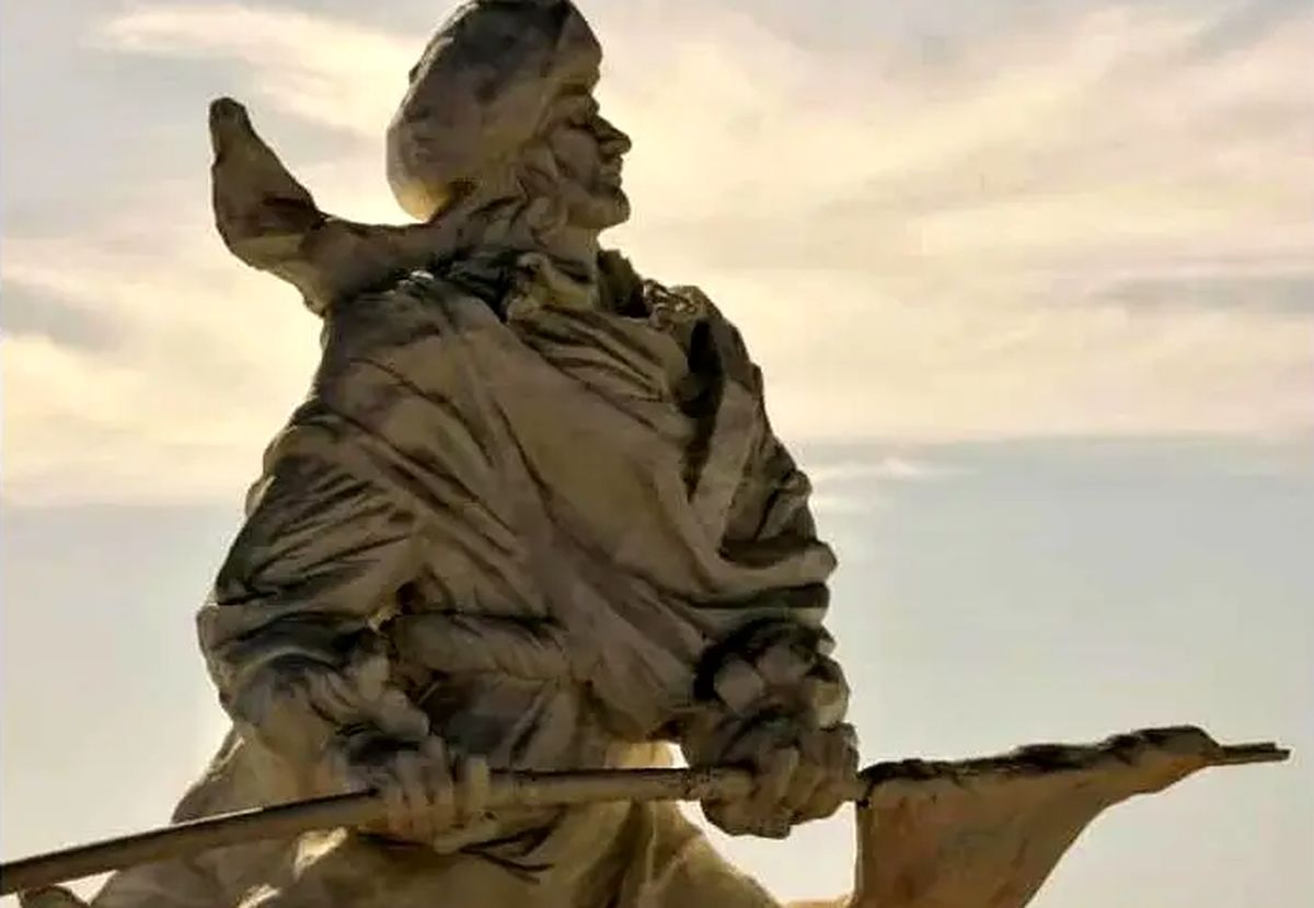 پیکر «دریاسالار میر همل جیهند کبیر» در چابهار
