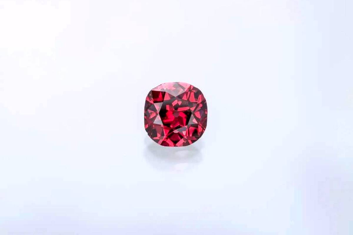 الماس قرمز وینستون / راز این سرخی خالص چیست؟