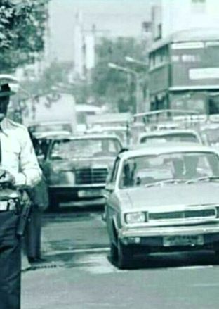 استایل تهرانی‌ها در دهه 50 در میدان ولیعصر + عکس
