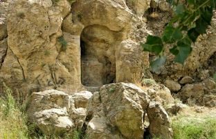 همسفر با منوا به سرزمین اسرارآمیز اورارتوها؛ کتیبه «عین‌الروم» در اشنویه چه می‌گوید؟ 