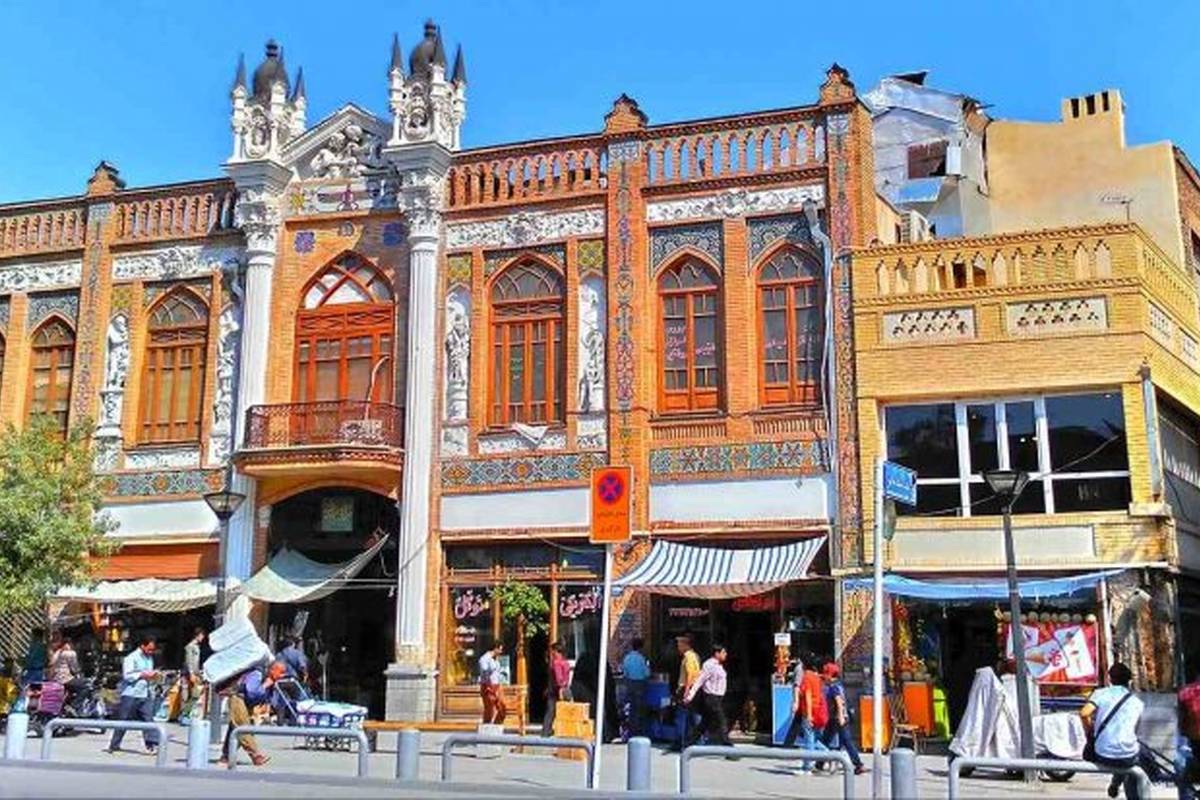 تهرانِ دهه 20 در یک قاب؛ خیابان ناصر خسرو و نمادهای معماری آن دوران 
