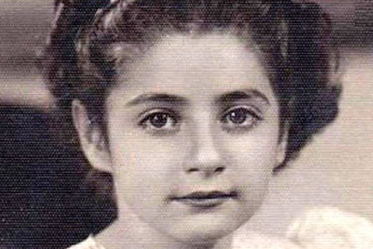 عکس قدیمی؛ «شهناز پهلوی سوار بر الاغ محبوب اش»؛ سال 1326 
