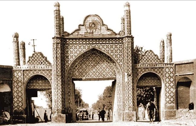  عکس آتلیه‌ای مادر و دختر ایرانی در دوران قاجار! 