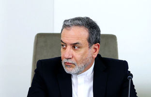 اولین تصاویر از ورود عراقچی و هیات ایرانی به عمان پیش از مذاکره با هیات آمریکایی + ویدئو