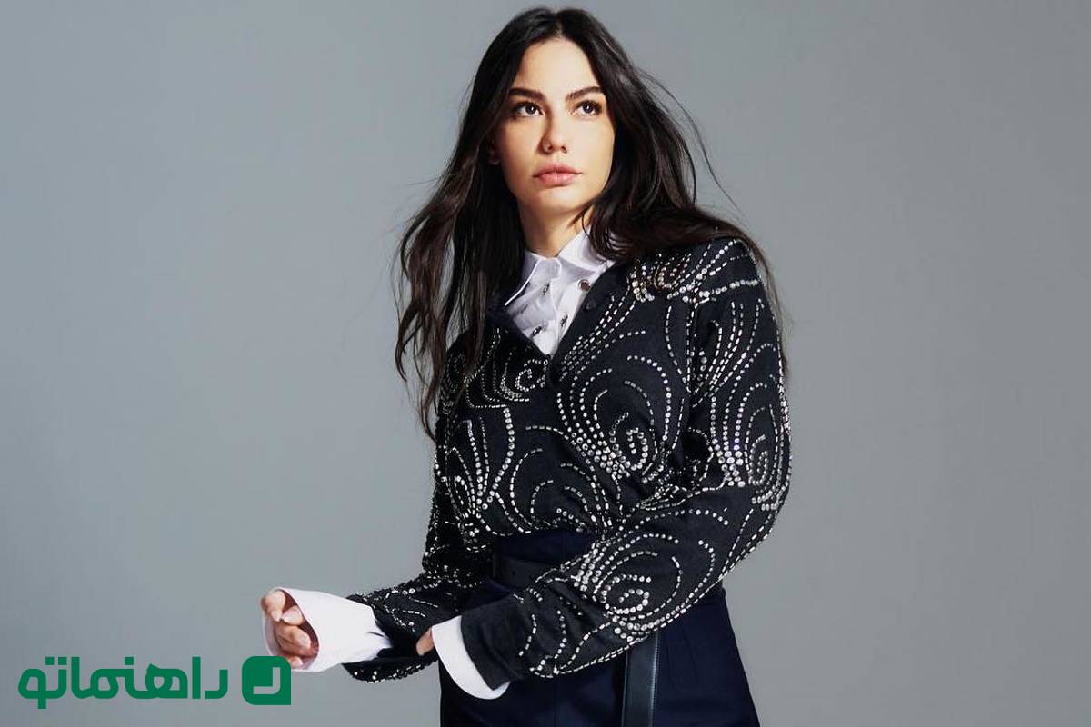 پاپاراتزی 1404؛ استایل خاص و بهاری دمت ازدمیر مناسب دورهمی‌های بهاری