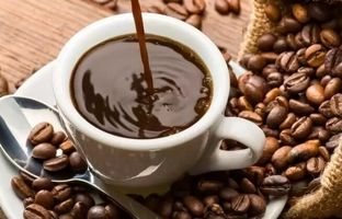 اولین و آخرین فنجان قهوه روزانه را چه زمانی بنوشیم؟