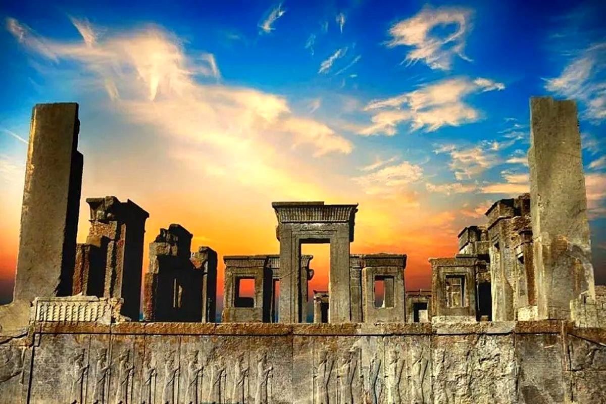 هفت سینِ باشکوه تخت جمشید پس از ۵۰ سال پربازدید شد