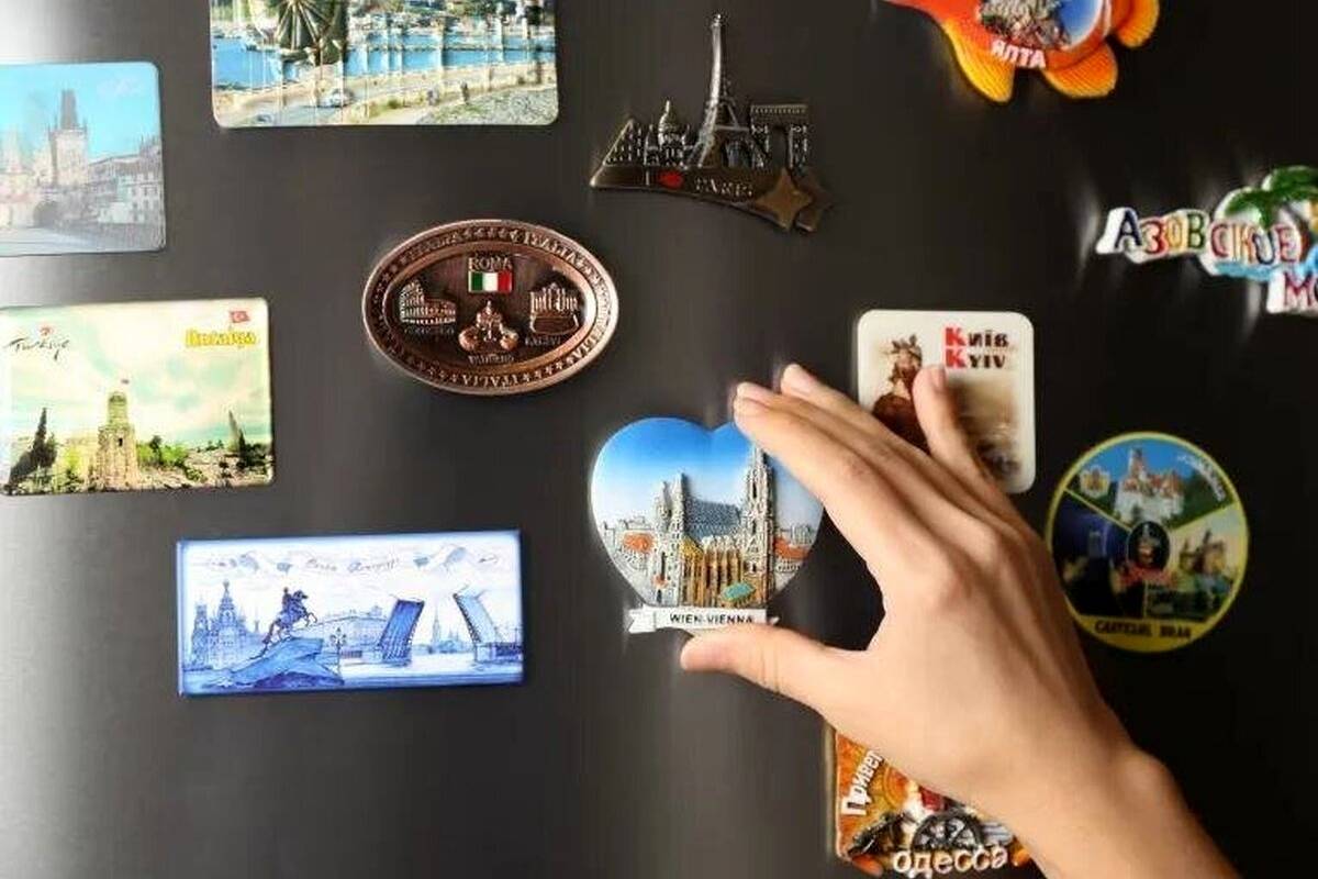 چرا نباید آهنربا را روی در یخچال قرار دهید؟ معایب استفاده از مگنتها
