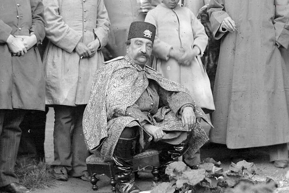 شاه قاجار و نقاشی ماندگار از زن رؤیاییاش با جوهر نستعلیق + عکس