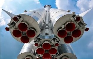 چین ۵ موتور موشک را در یک روز آزمایش کرد