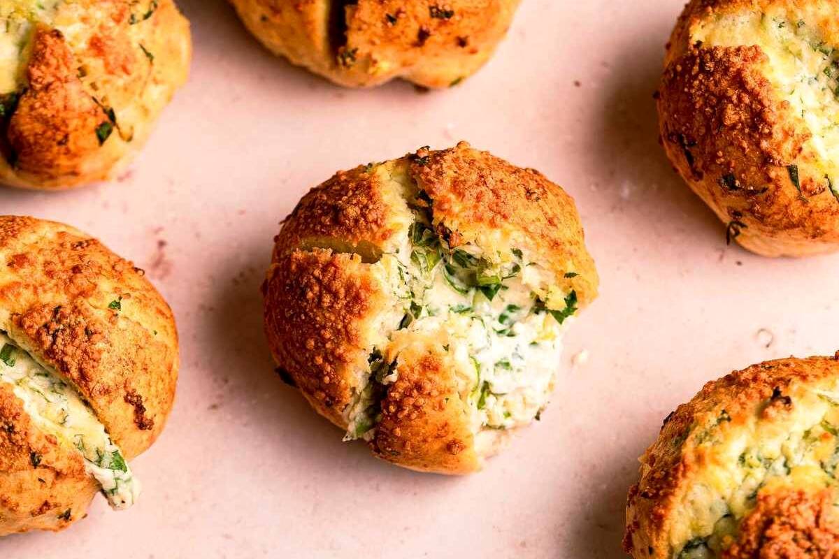 طرز تهیه کلوچه سیری، خوشمزهترین نان سیری که تابهحال خوردهاید!