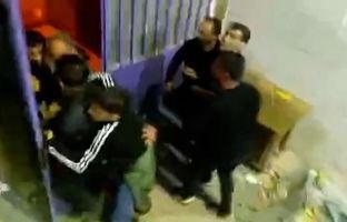 نزاع دسته جمعی و چاقوکشی در مسابقات کشتی فارس + ویدئو