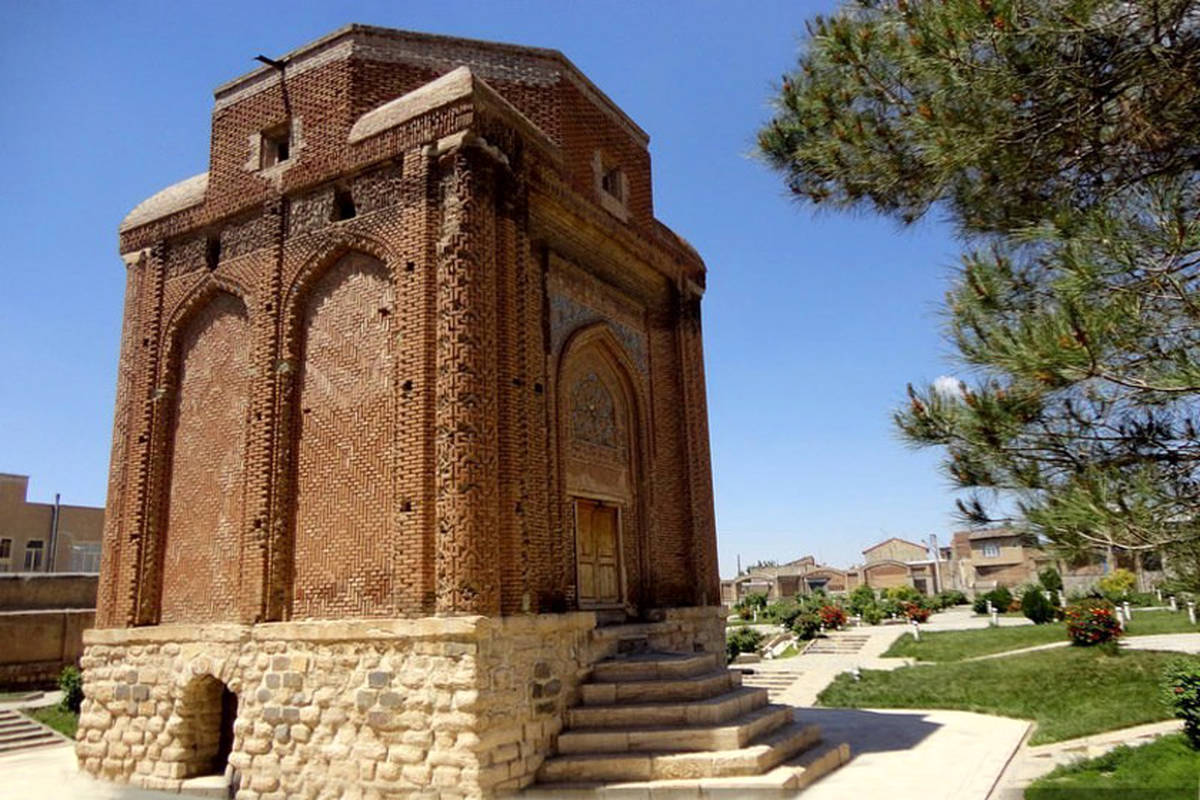 بنایی که مظفرالدین شاه فکر میکرد آرامگاه خواجه نصرالدین طوسی است + تصویر