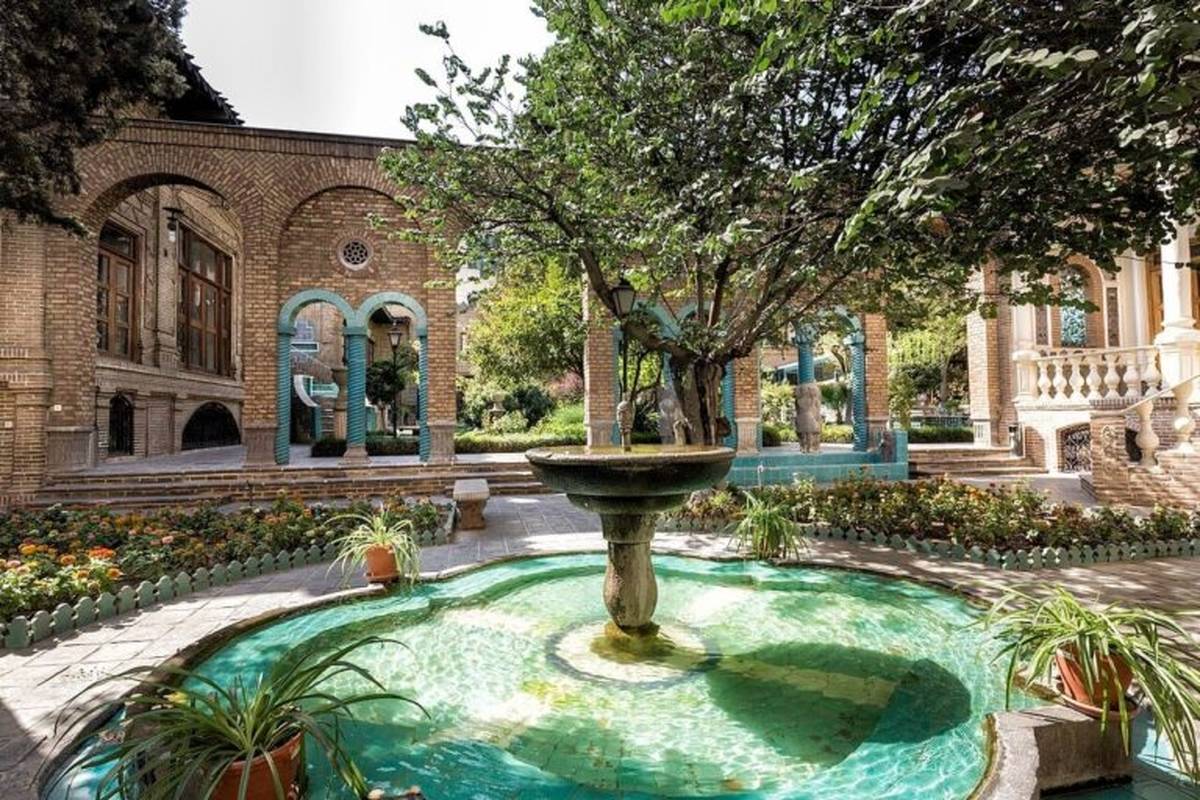 خانهای در یوسفآباد که دیوار سبز و حوض آبیاش نظیر ندارد