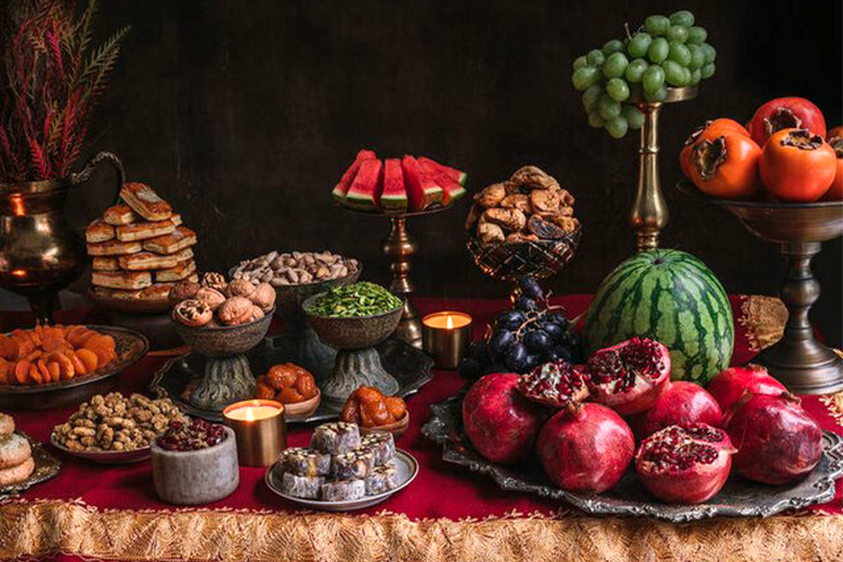 از معجونِ بخت‌گشایی تا شعر گلایه از شوهر؛ رسم و رسوم شب یلدا در ایران!