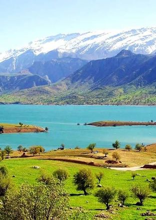 سفر به روستای شیوند ایذه؛ آب بازی زیر آبشار 80 متری در تابستان 