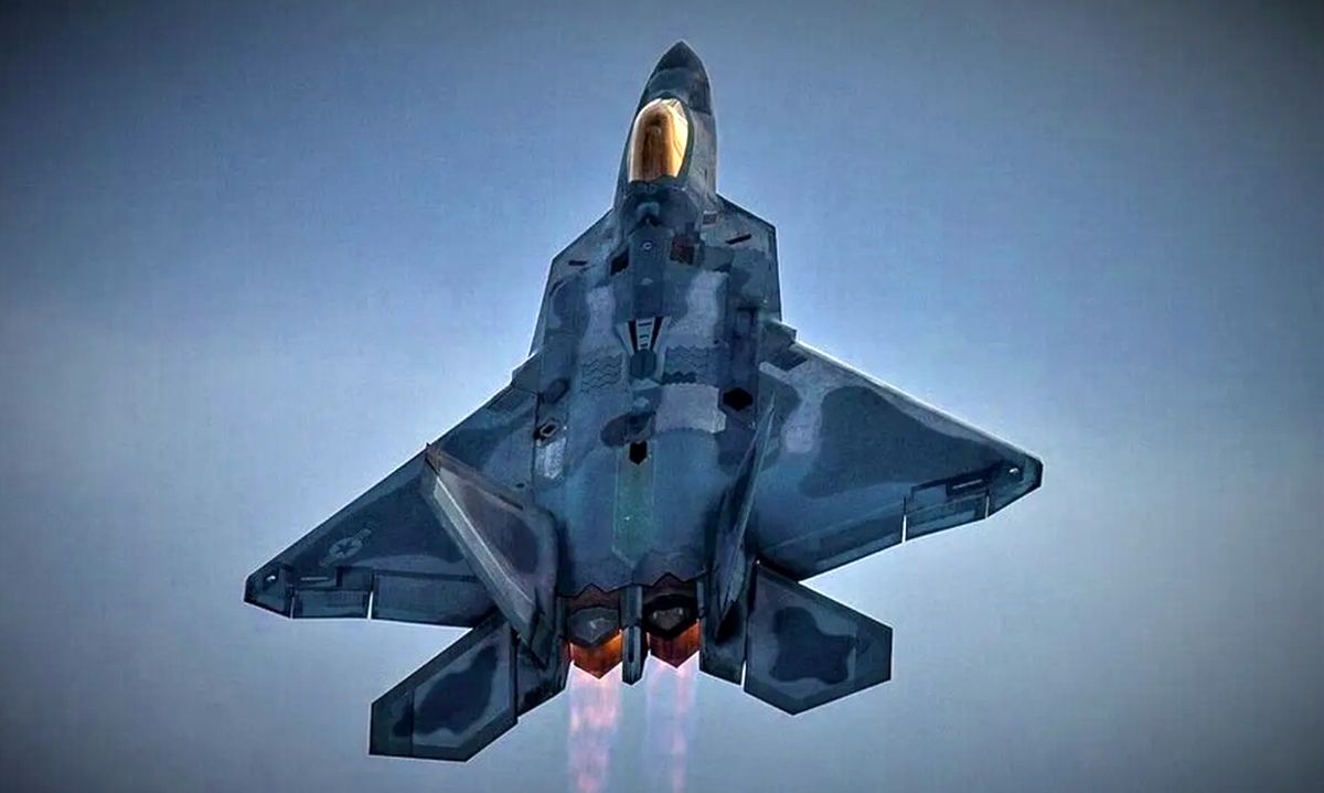 چرا جنگنده F-۲۲ رپتور دارای سایبان طلایی است؟