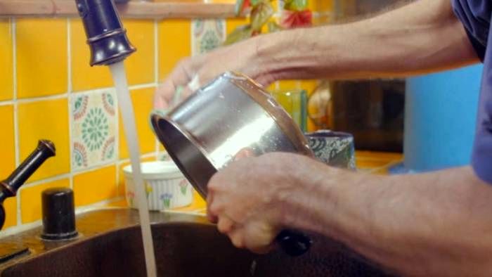 بهترین روش شستشوی ظروف و لوازم استیل