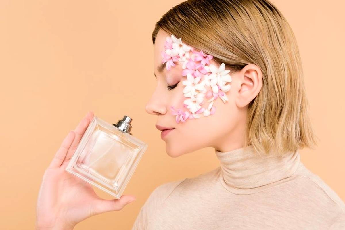 6 عطر پرفروش با رایحه شیرین برای خانم های شیک پوش