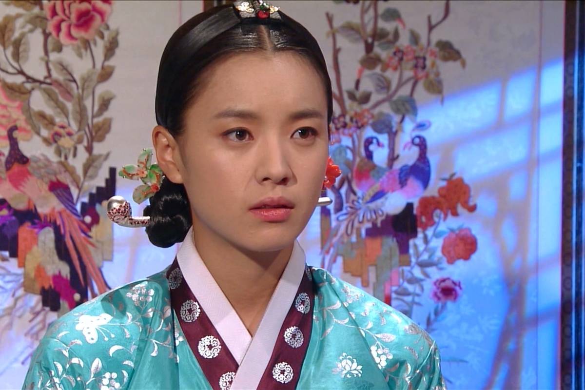 (تصاویر) تیپ متفاوت و شیک «دونگیی» در خیابانهای سئول