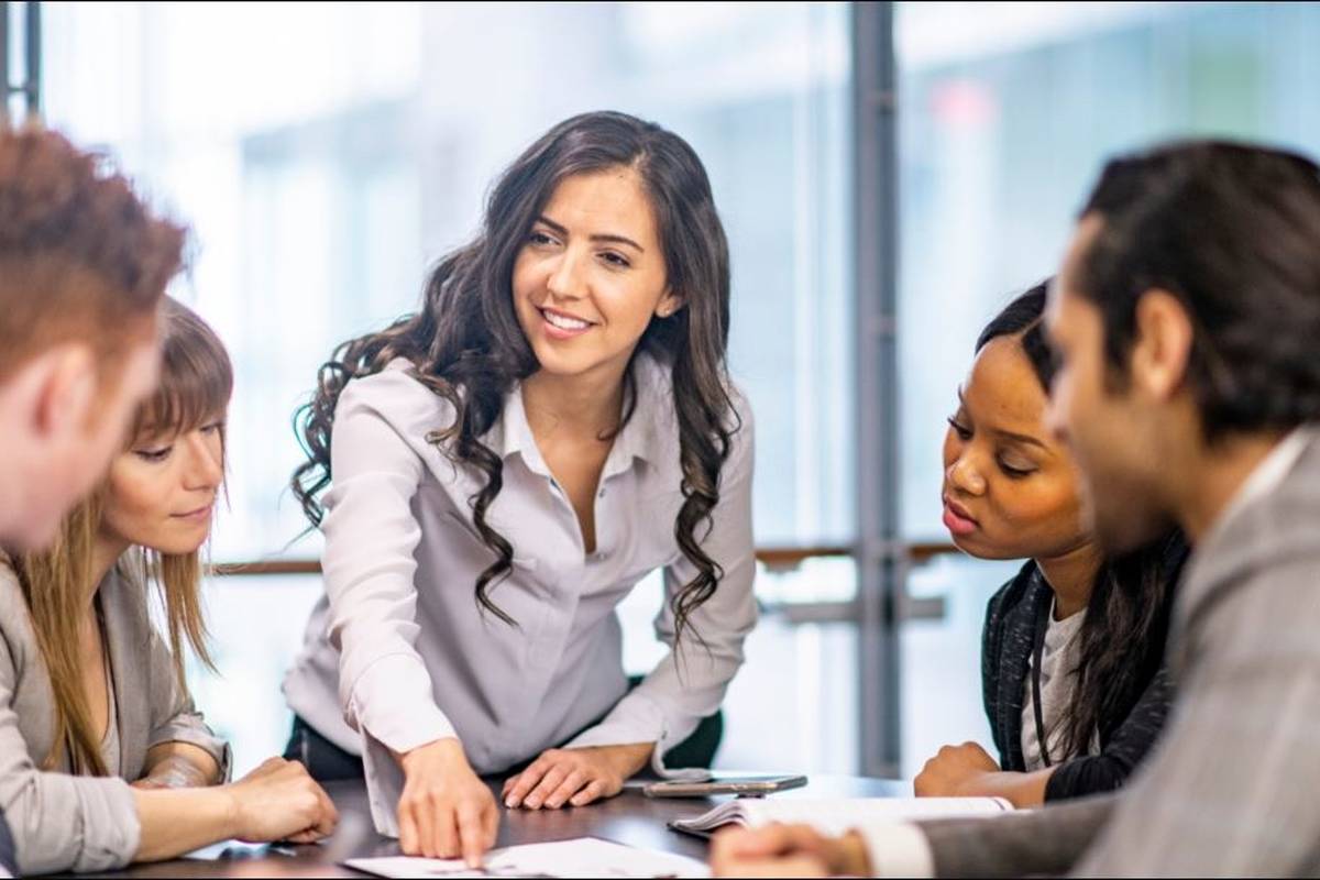 8تکنیک عملی برای کم کردن «معذب‌بودن در جمع»