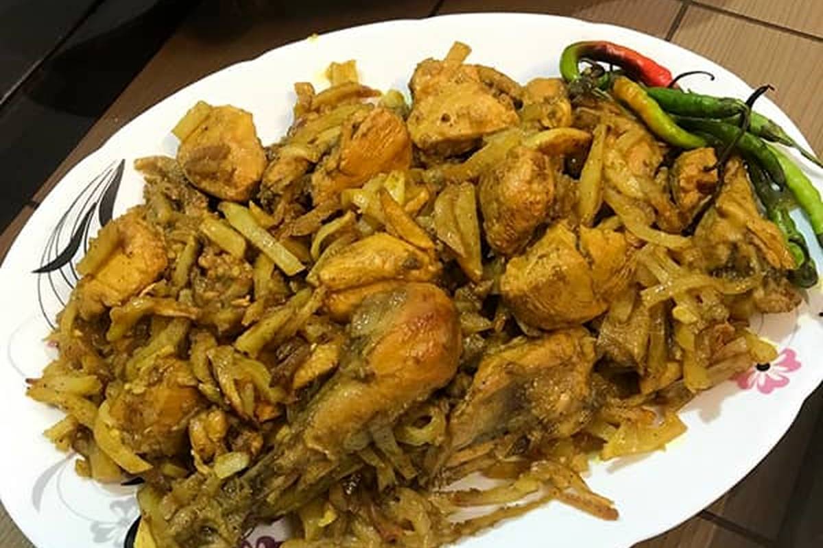 دنبال یه غذای ساده و سریع و خوشمزه میگردی؟! قورمه مرغ درست کن!