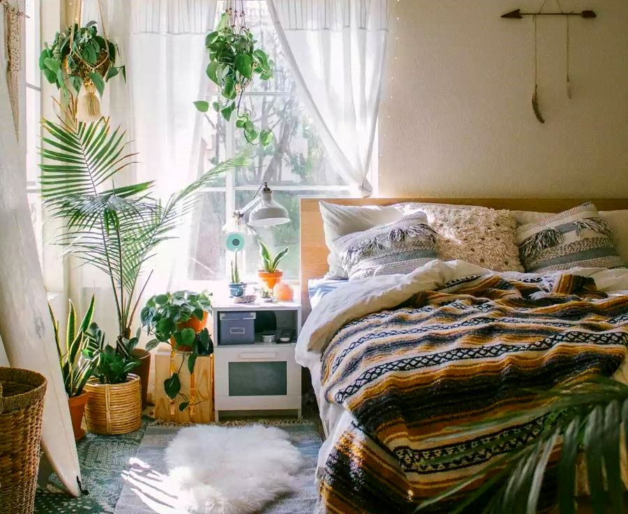 چگونه یک اتاق خواب کوچک را برای سال جدید جذاب تر کنیم؟