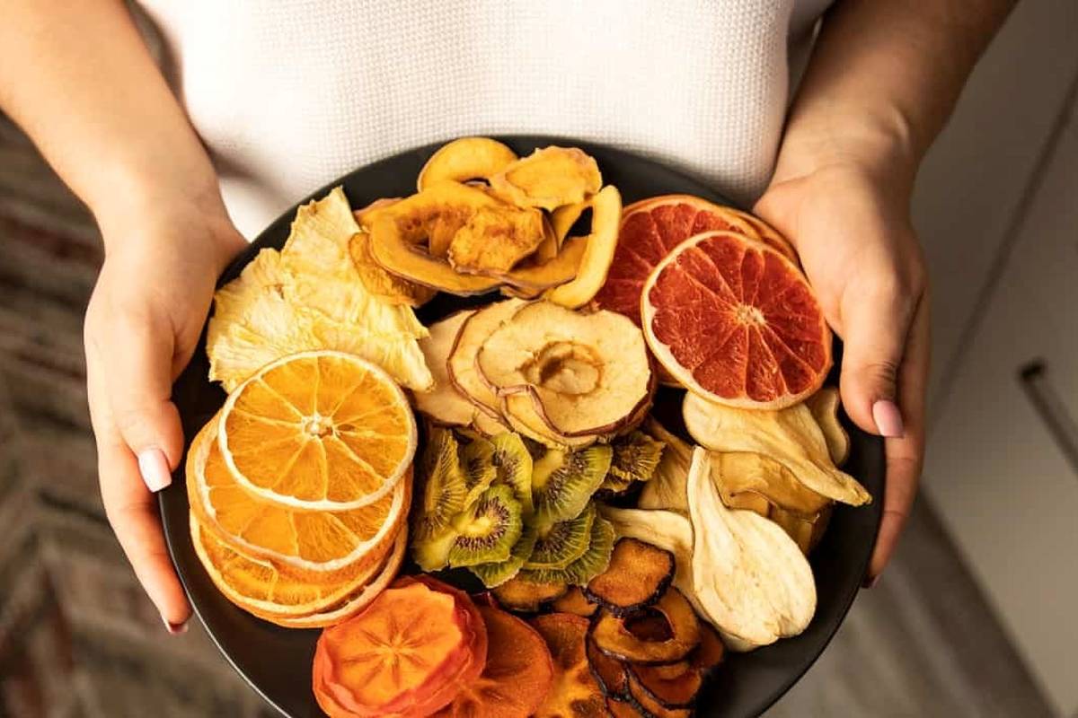 ساده ترین روشهای تهیه میوه خشک خانگی برای عید
