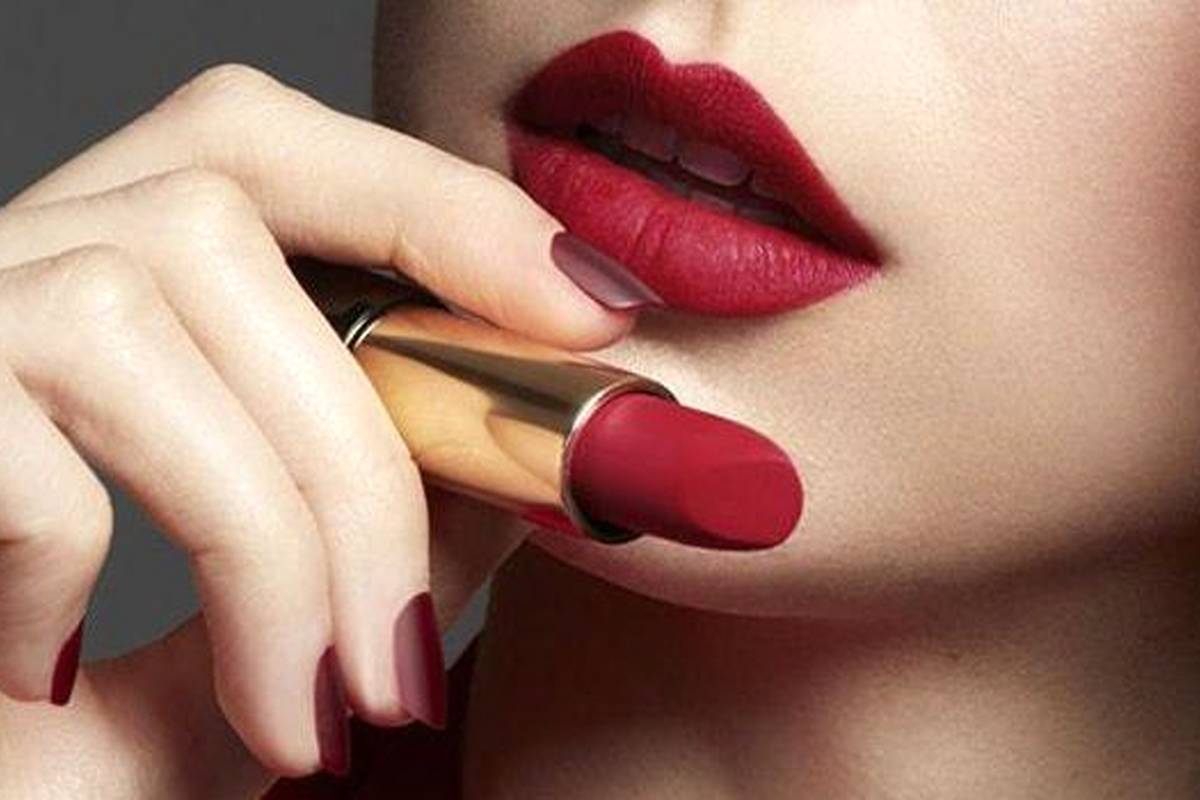 از کجا بفهمیم تاریخ مصرف رژلب گذشته؟!
