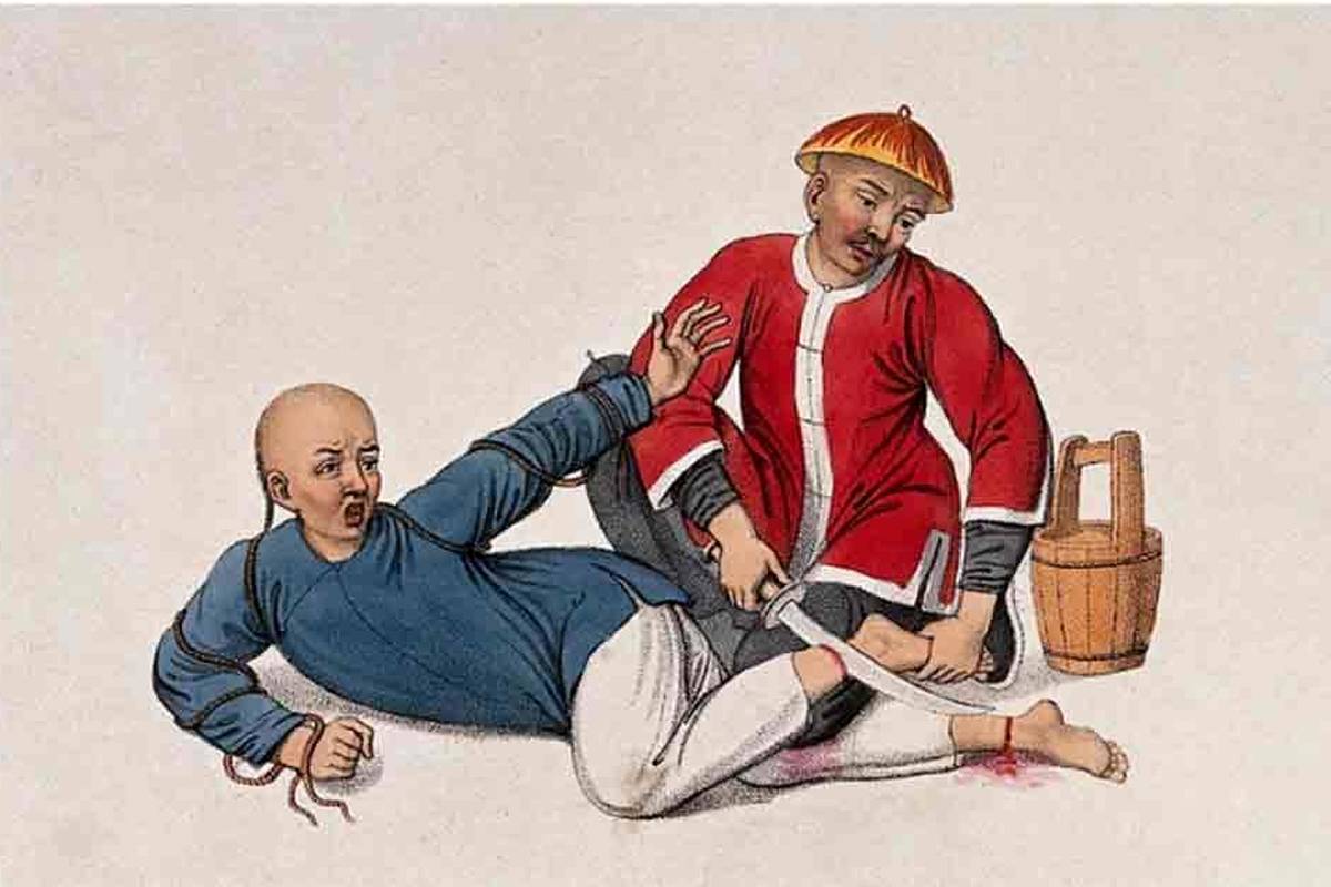 نخبگان چین خطا میکردند پاهایشان قطع میشد!